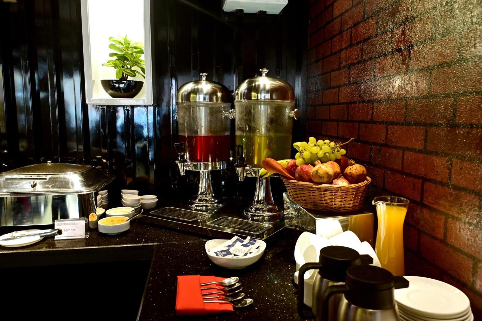 Hotel Trax International Jamshedpur Exteriör bild