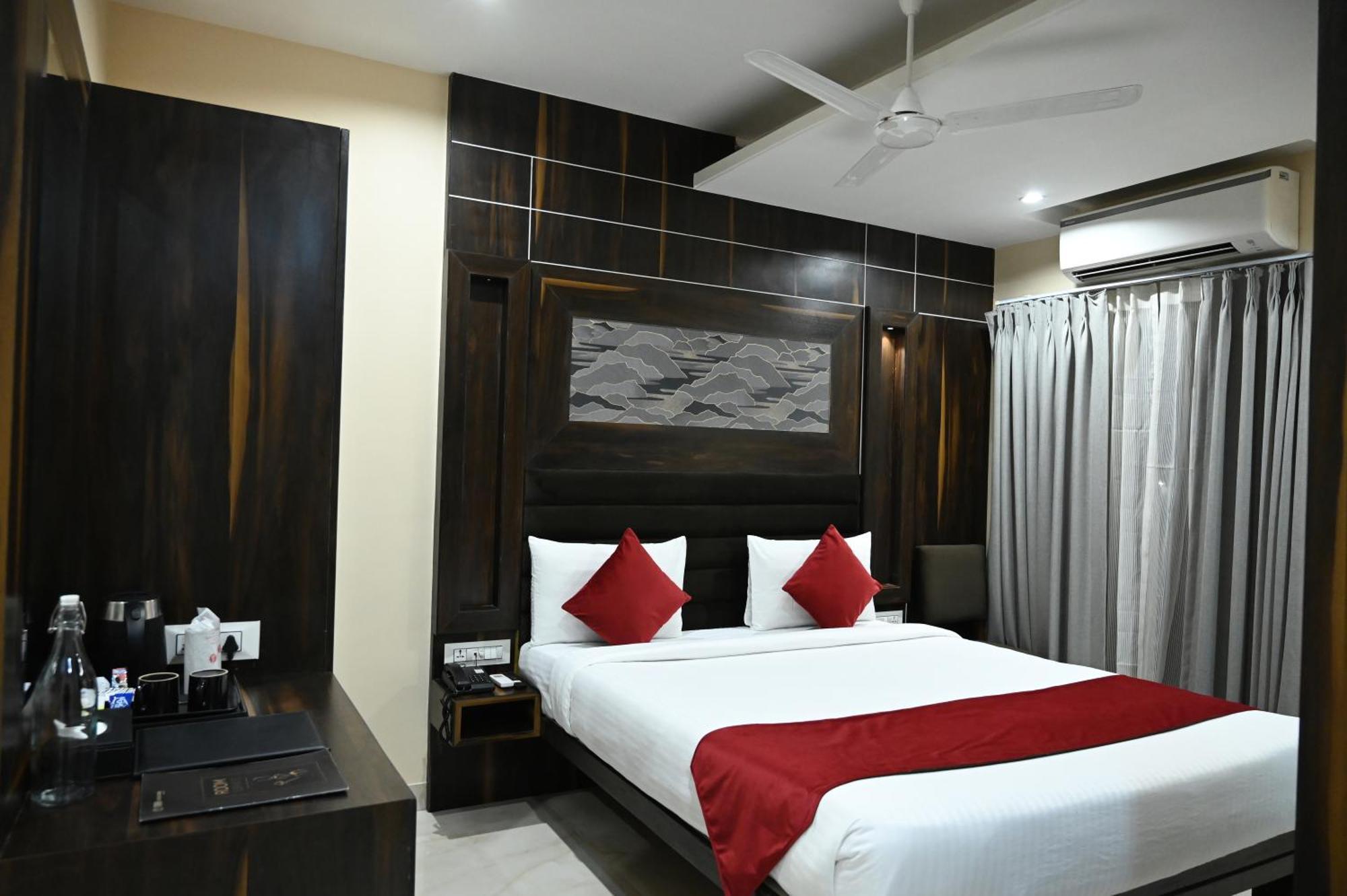 Hotel Trax International Jamshedpur Exteriör bild