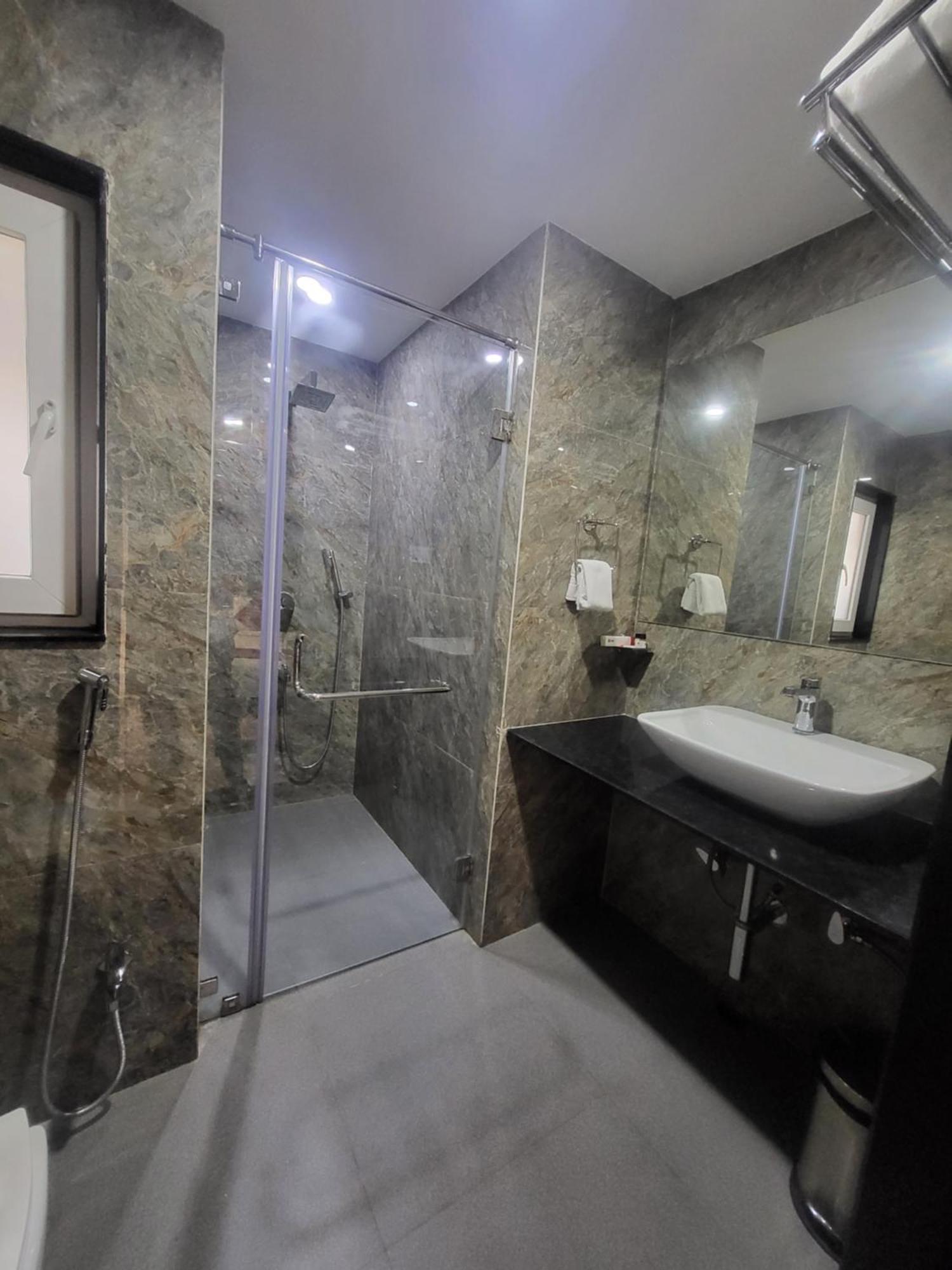 Hotel Trax International Jamshedpur Exteriör bild