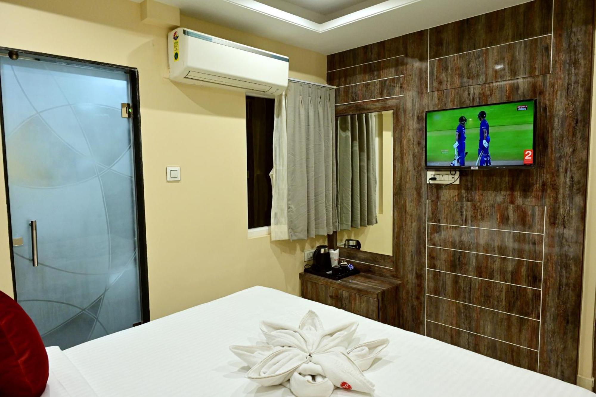Hotel Trax International Jamshedpur Exteriör bild